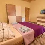 Place 3* ロヴィニ