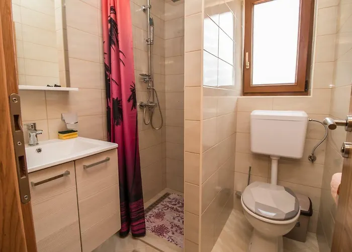 Place 3* רוביני