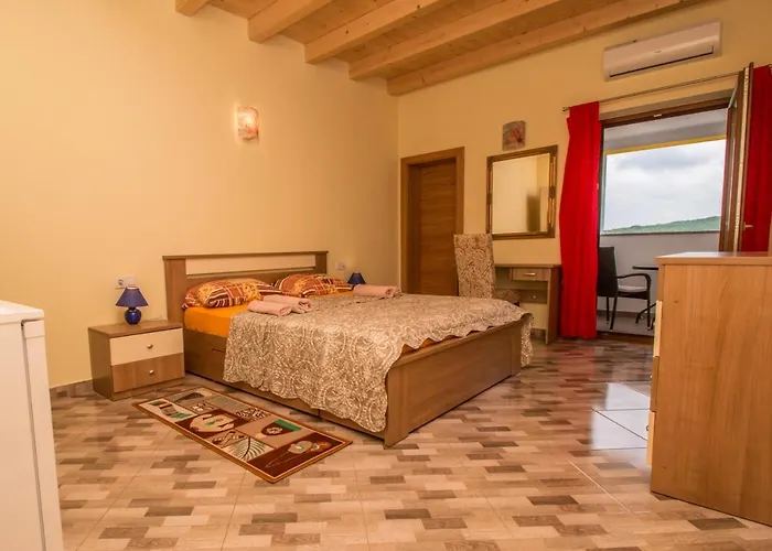 Place ゲストハウス ロヴィニ